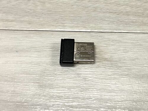 ELECOM M-XGXL50MBSに付属するUSBワイヤレスレシーバー